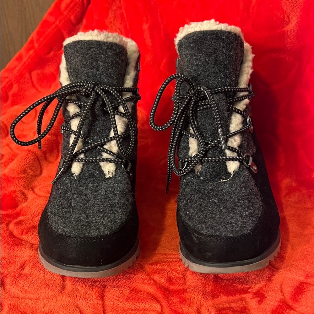 Sonoma Black and Gray Ankle Boots SIZE 7